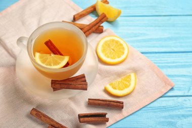 sıcak tarçınlı çay