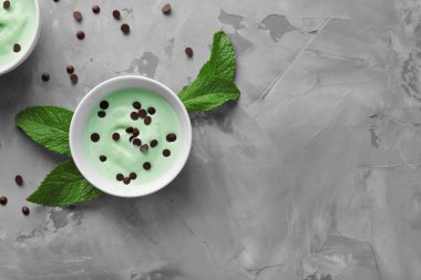 Naneli çikolata chip dondurma