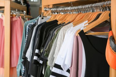 Demiryolu ile farklı kıyafetler