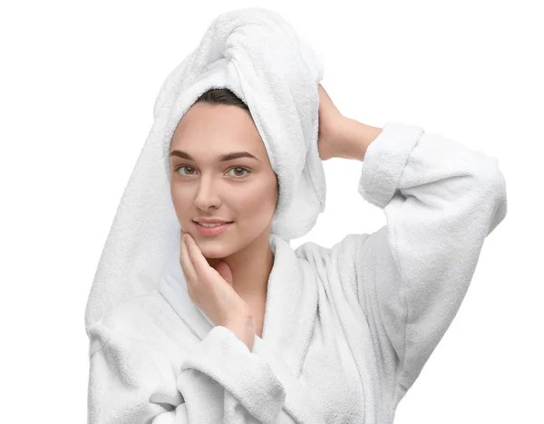 年轻女子穿浴袍 — 图库照片