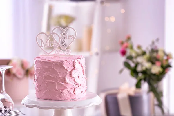 Торт для лесбийской свадьбы — стоковое фото
