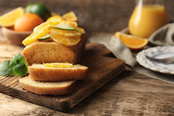 Heerlijke gesneden citrus taart — Stockfoto
