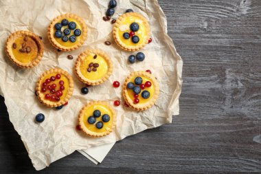 yaban mersini ile gevrek tart 