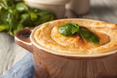 Lezzetli Türkiye pasta ile pişirme çanağı