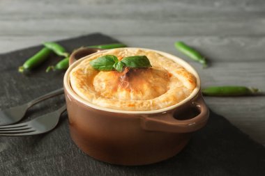 Lezzetli Türkiye pasta ile pişirme çanağı