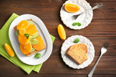 Lezzetli narenciye pasta dilimlenmiş