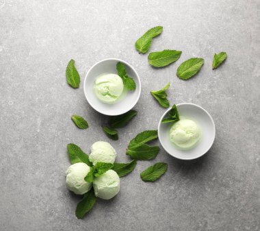 Naneli çikolata chip dondurma