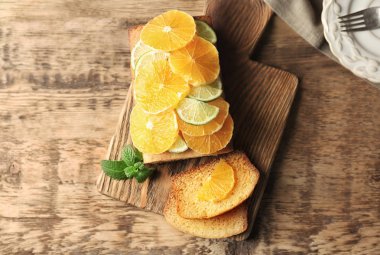 Lezzetli narenciye pasta dilimlenmiş