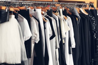 Demiryolu ile farklı kıyafetler