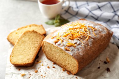 Lezzetli narenciye pasta dilimlenmiş