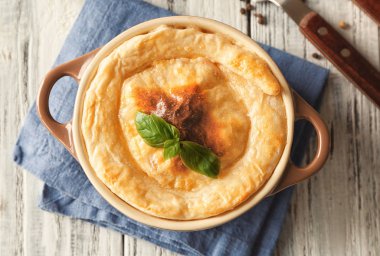 Lezzetli Türkiye pasta ile pişirme çanağı