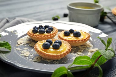 yaban mersini ile gevrek tart 