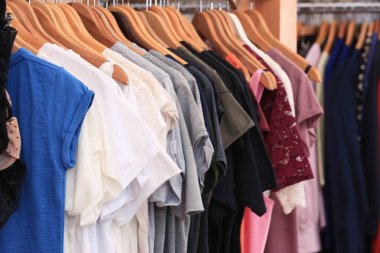 Demiryolu ile farklı kıyafetler