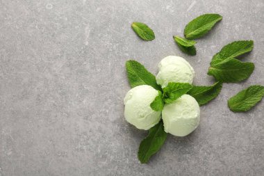 Naneli çikolata chip dondurma