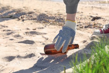 kişi temizlik beach