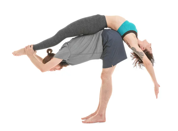 Paar beoefenen yoga — Stockfoto