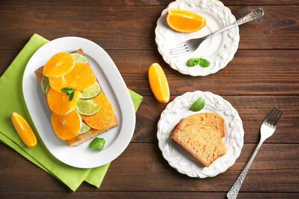 Lezzetli narenciye pasta dilimlenmiş