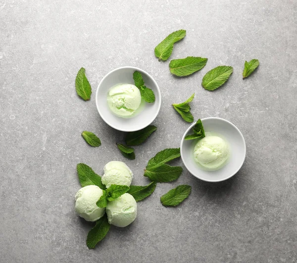 Naneli çikolata chip dondurma