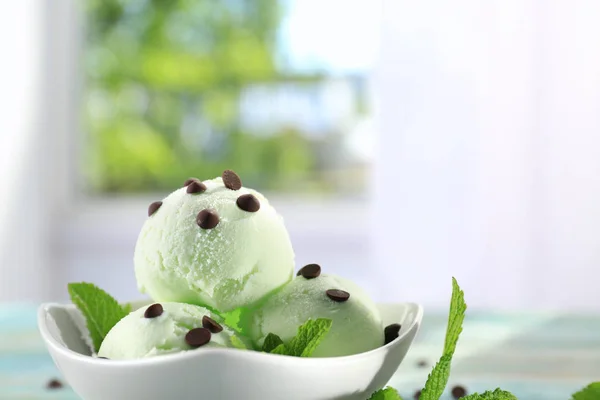 Mint Chocolate Chip Ice Cream — Stockfoto