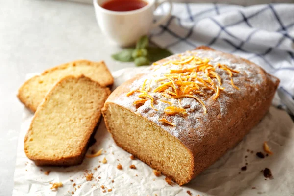 Lezzetli narenciye pasta dilimlenmiş