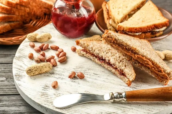 Roti lapis lezat dengan selai kacang — Stok Foto