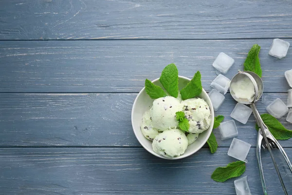 Naneli çikolata chip dondurma