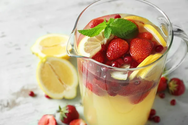 Deliziosa limonata alla fragola — Foto Stock