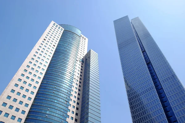 Modern şehir binaları 