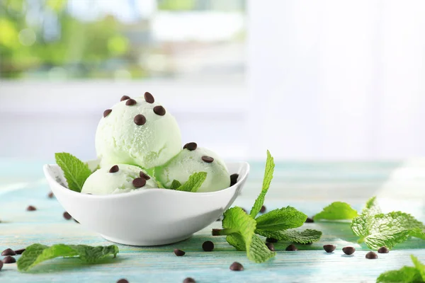 Mint chocolate chip ice cream — Stock Photo, Image