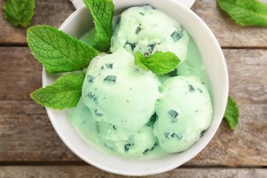 Naneli çikolata chip dondurma