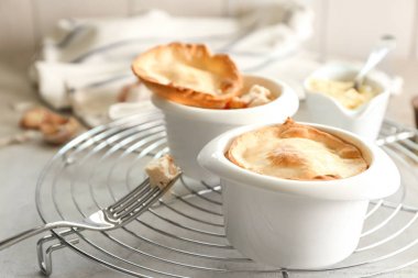 Su bardağı ile lezzetli Türkiye pasta pişirme