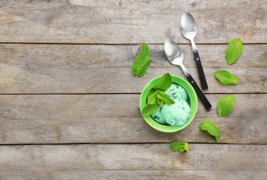 Naneli çikolata chip dondurma