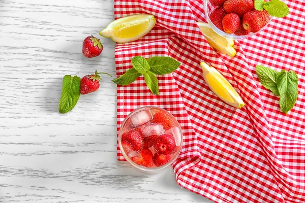 Delicious strawberry lemonade — Stock Photo, Image