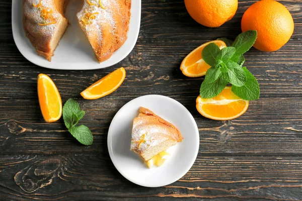 Composizione Con Torta Agli Agrumi Frutta Fette Sul Tavolo Legno — Foto Stock