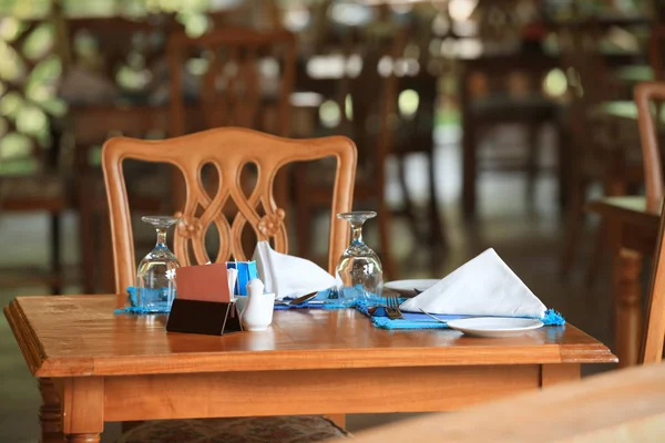 Masayı modern kafede resort adlı