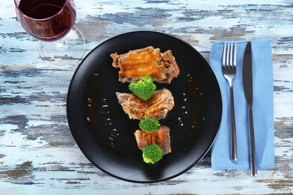 Lezzetli kaburga plakalı 