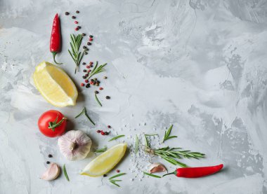 taze biberiye ve baharatlar