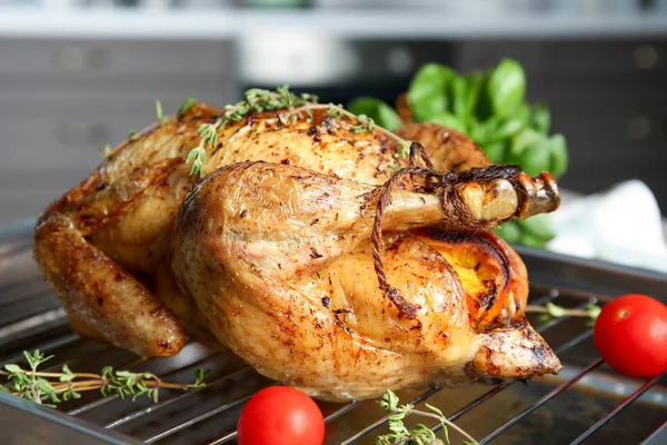 Delicious golden turkey — Stock Photo, Image