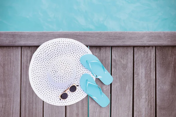 Strandzubehör Auf Hölzernen Pontons Seebad Sommerferienkonzept — Stockfoto