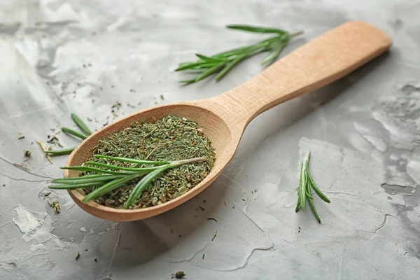 Scoop with dried herbs — Stock Photo, Image