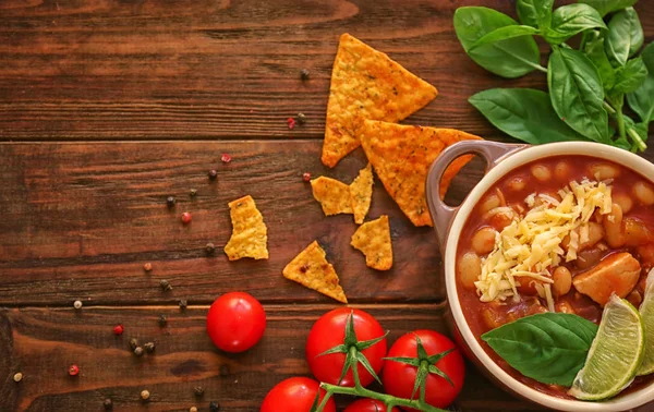 Lezzetli Türkiye biber güveç içinde kompozisyon