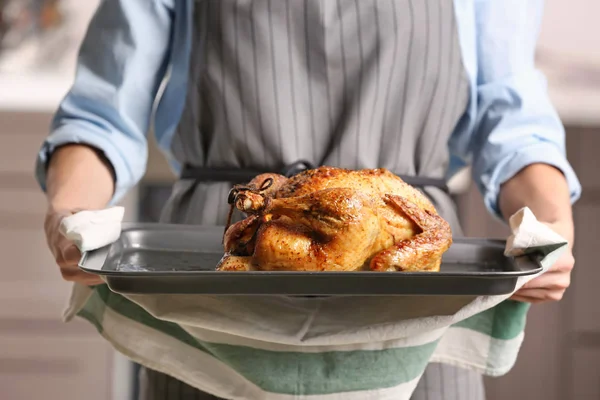 Golden roasted turkey — Stock Photo, Image