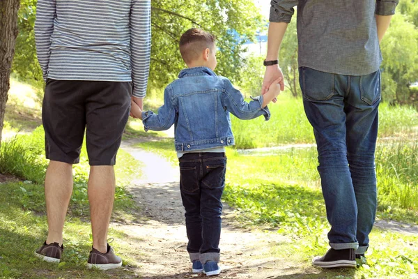 Eşcinsel çift ile oğlu Parkı — Stok fotoğraf