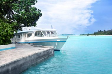 Modern tekne Resort