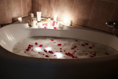 Spa aksesuarları ve mumlar 