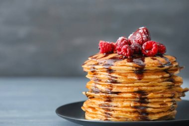 Lezzetli gözleme ile plaka 