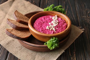 lezzetli kremsi pancar humus 