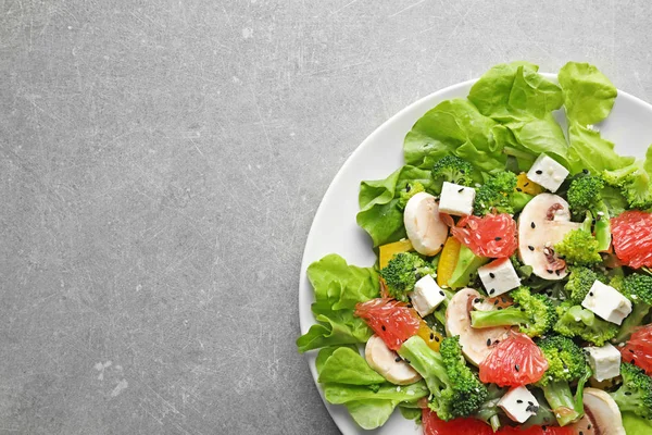 Tabak Brokoli Salatası ile — Stok fotoğraf