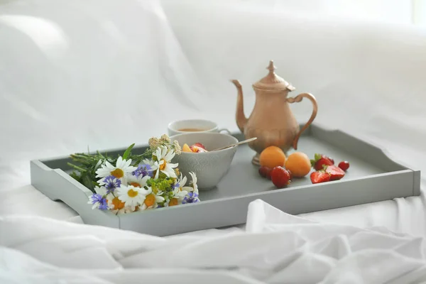 Delicious breakfast on bed — Stock Photo, Image