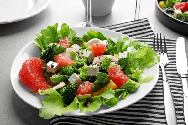 Tabak Brokoli Salatası ile